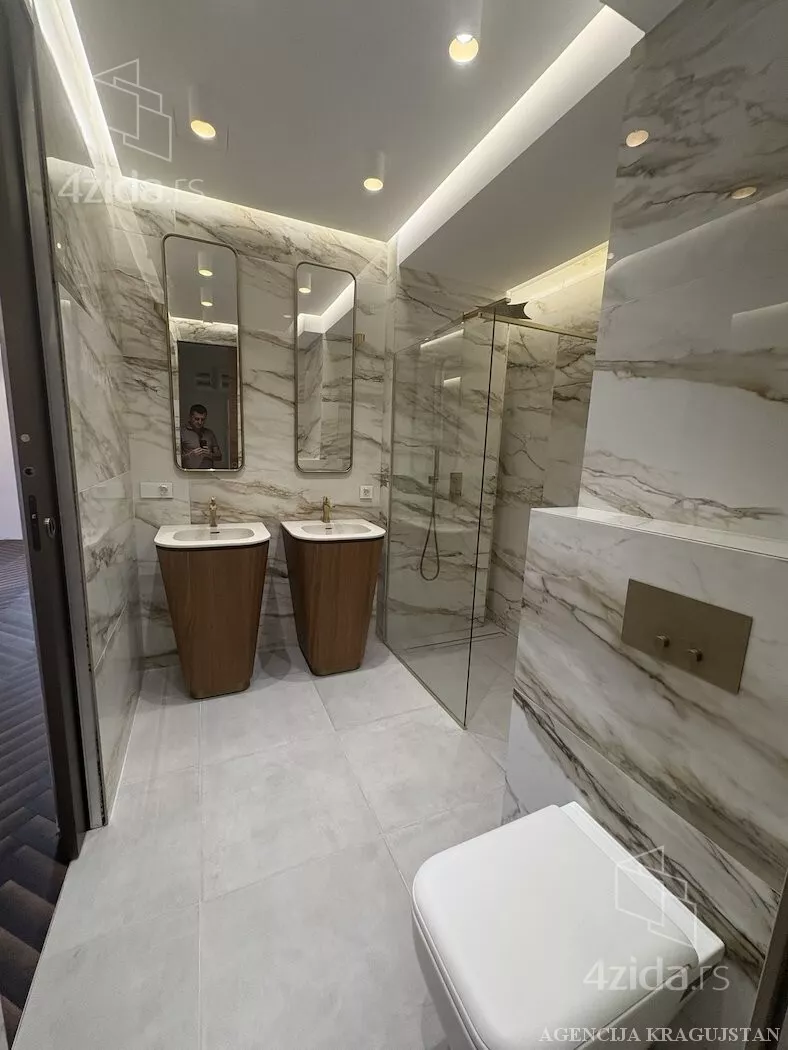 Troiposoban stan | 4zida