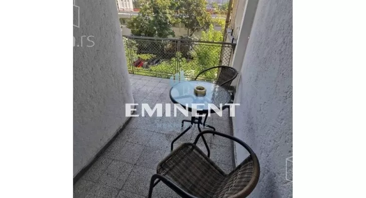 Četvoroiposoban stan | 4zida