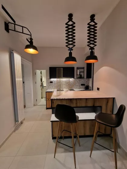 MAKSIMA GORKOG | 4zida.rs