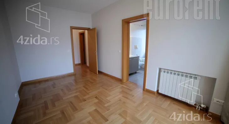 Petoiposoban stan | 4zida