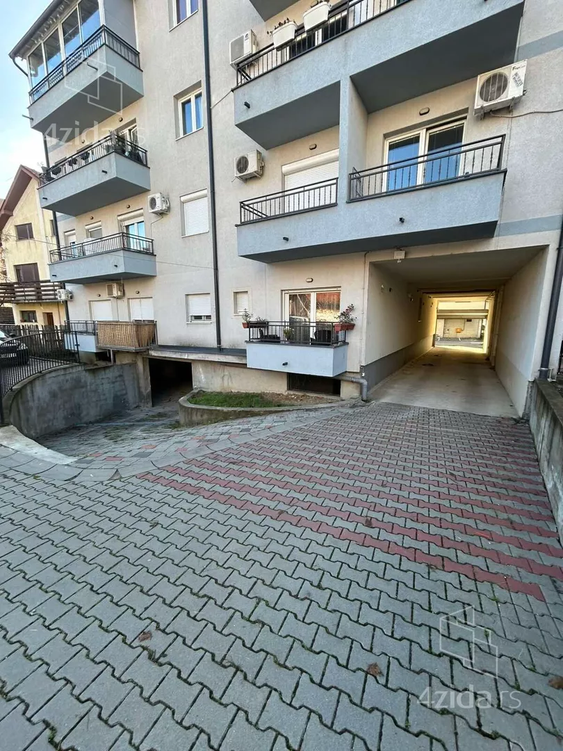 Garaža | 4zida