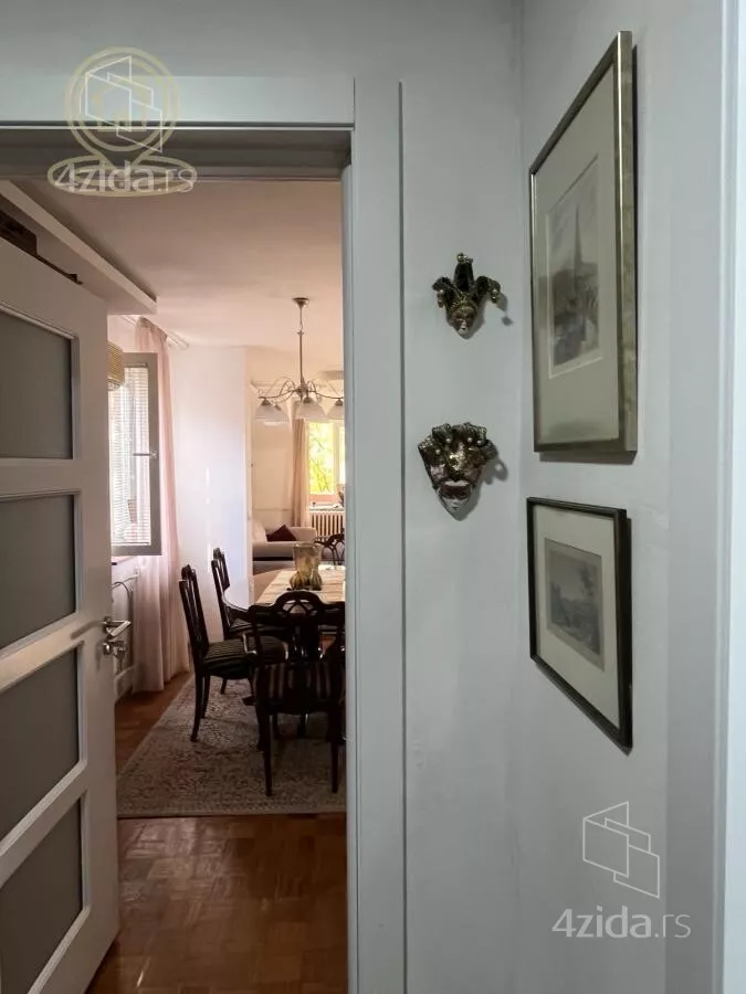 Troiposoban stan | 4zida