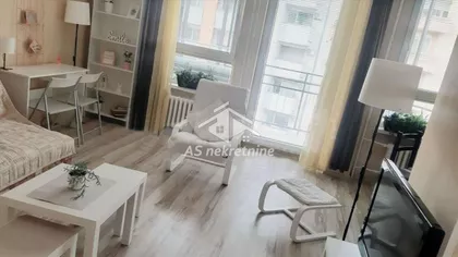 Crveni Krst Vračar | 4zida.rs