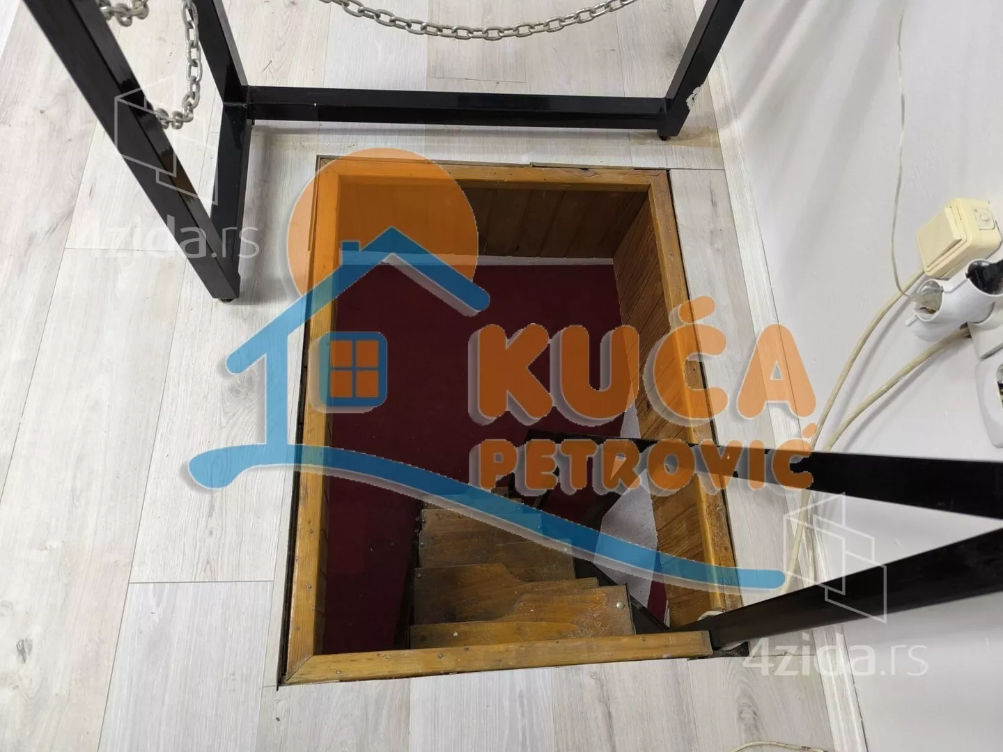 Lokal | 4zida