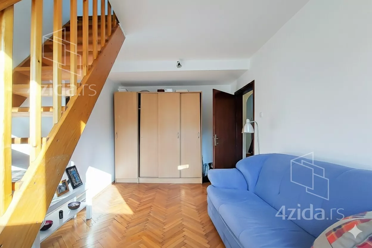 Šestosoban stan | 4zida