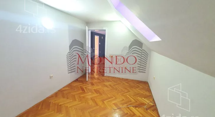 Poslovna zgrada | 4zida