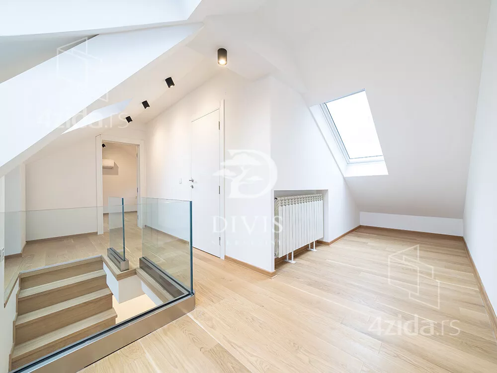 Četvoroiposoban stan | 4zida