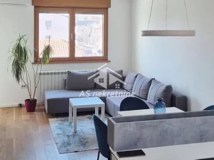 Autokomanda | 4zida.rs