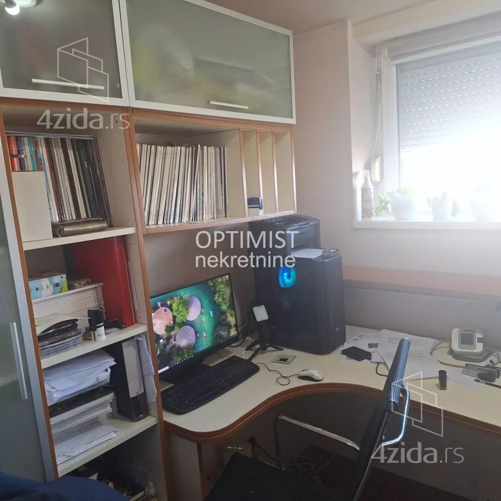 Četvoroiposoban stan | 4zida