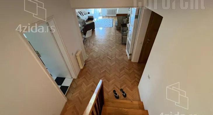 Četvoroiposoban stan | 4zida