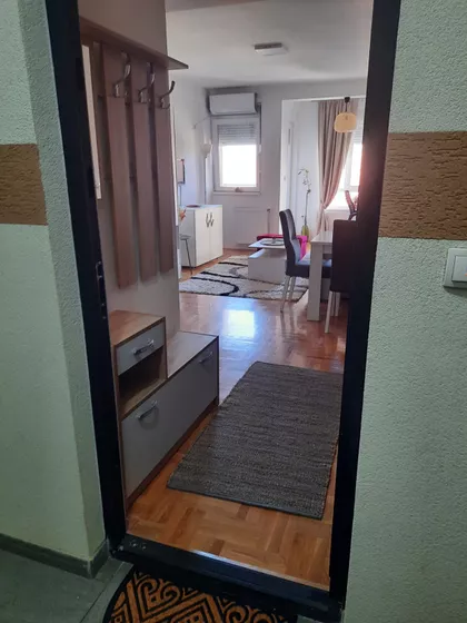 Cetinjska, na keju | 4zida.rs