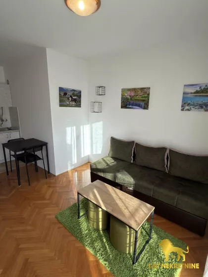 GOGOLJEVA | 4zida.rs