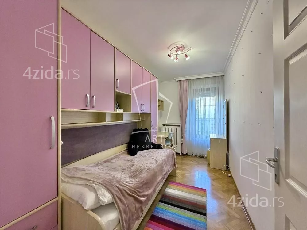 Petosoban stan | 4zida