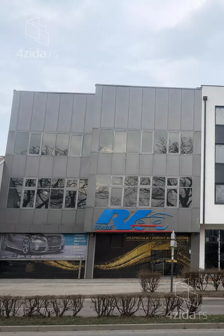 Poslovna zgrada | 4zida