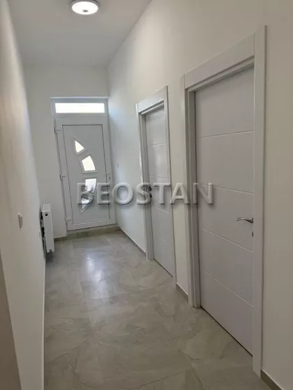 Ugrinovački put | 4zida.rs