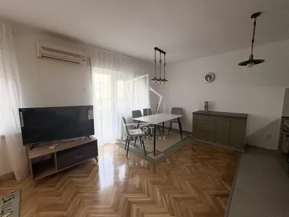 Zvezdarskih jelki | 4zida.rs