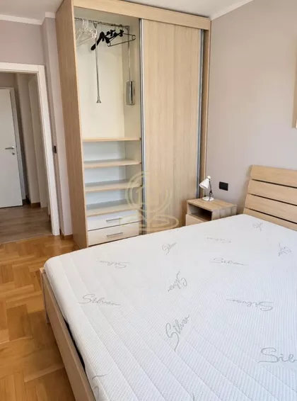 Crveni Krst Vračar | 4zida.rs
