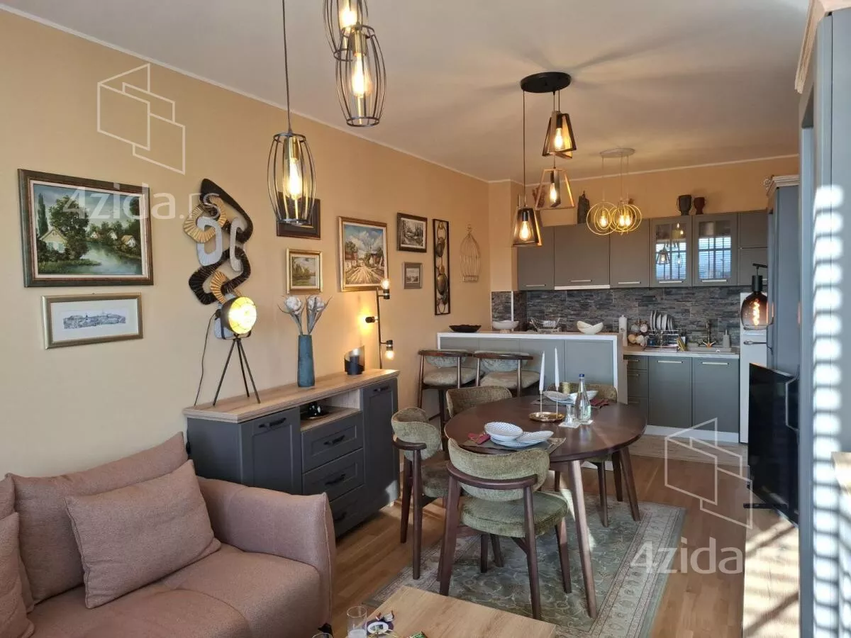 Dvoiposoban stan | 4zida