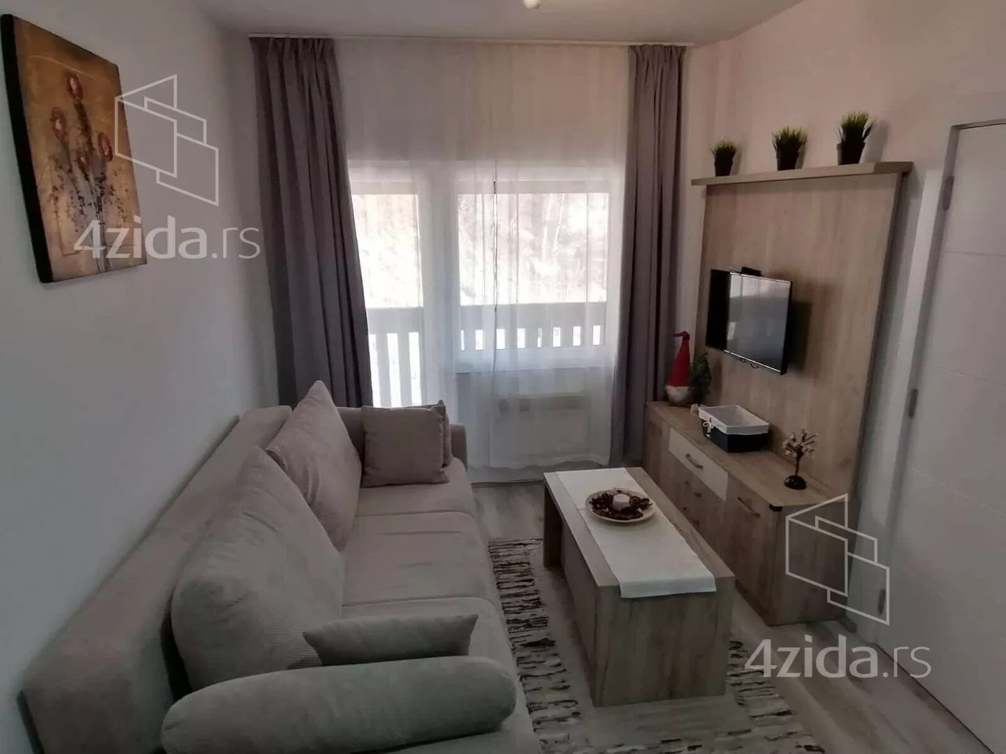 Jednoiposoban stan | 4zida