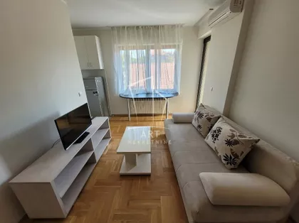 Anrija Žamea | 4zida.rs
