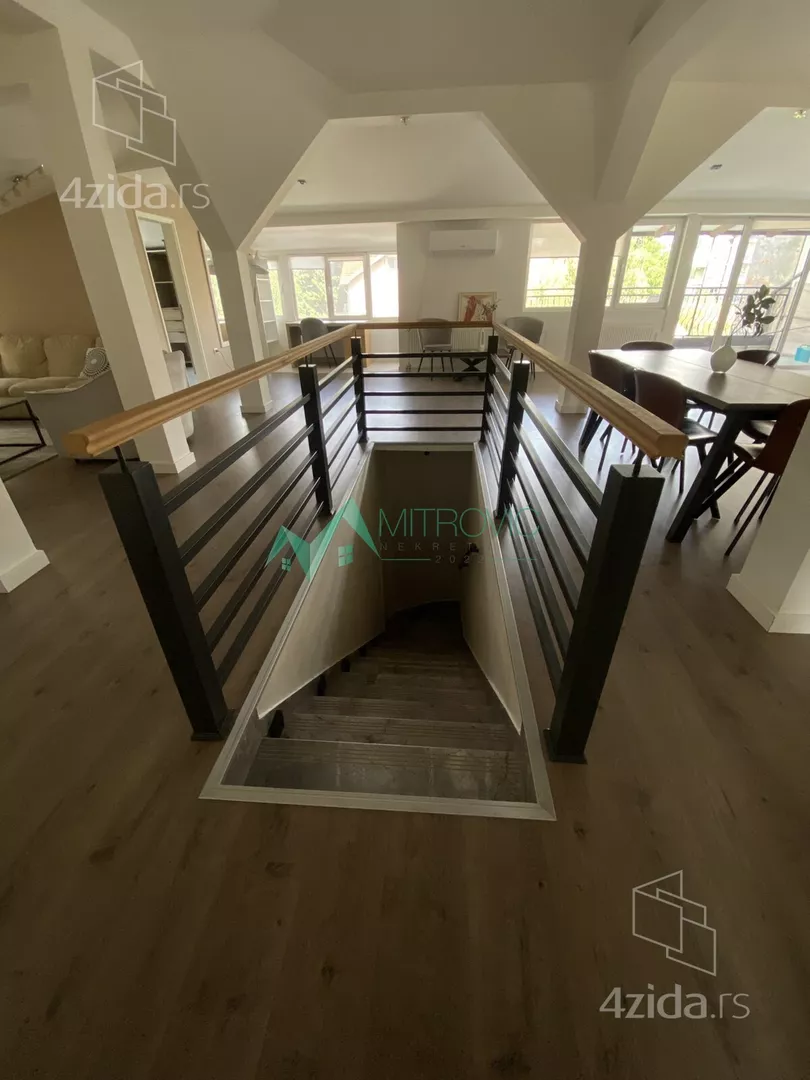 Četvoroiposoban stan | 4zida