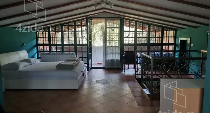 Turistički objekat | 4zida