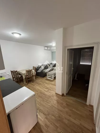 Milana Kerca | 4zida.rs