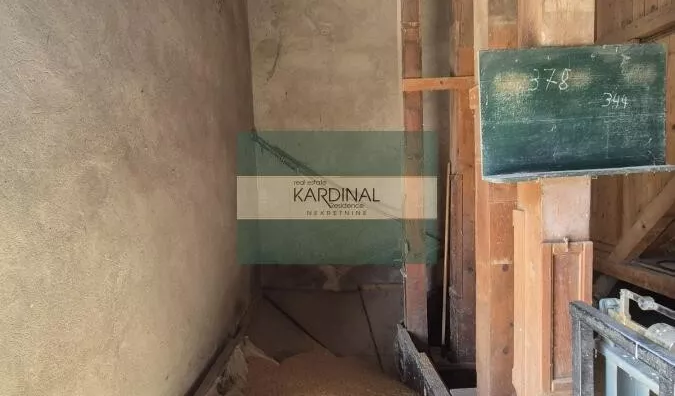 Poslovna zgrada | 4zida