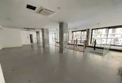 CARA LAZARA | 4zida.rs