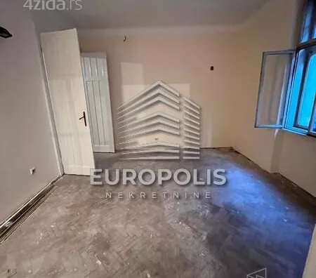 Četvoroiposoban stan | 4zida