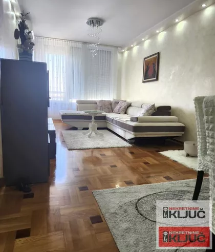 Bulevar Patrijarha Pavla (Somborski Bulevar) | 4zida.rs