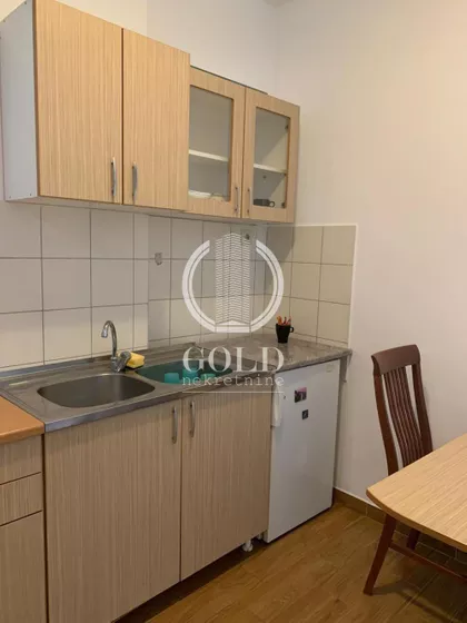 Heroja Pinkija | 4zida.rs