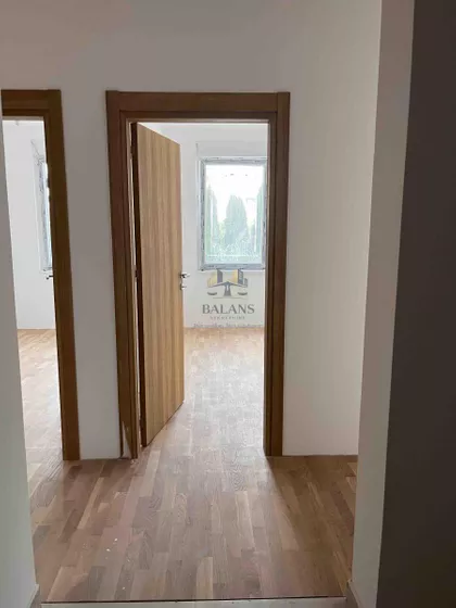 Stari Banovci | 4zida.rs