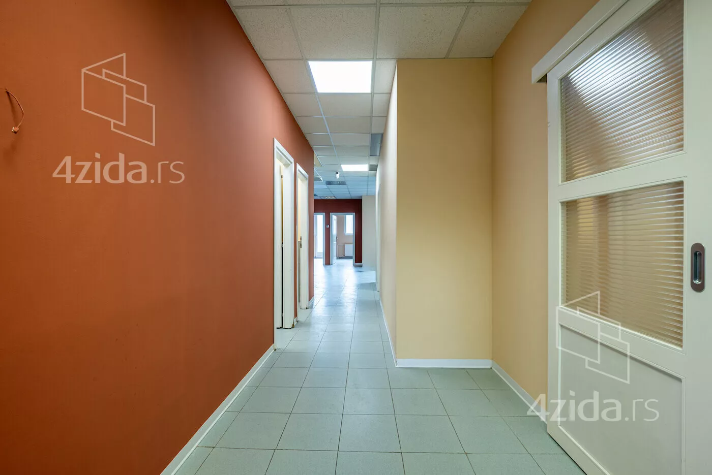 Poslovna zgrada | 4zida
