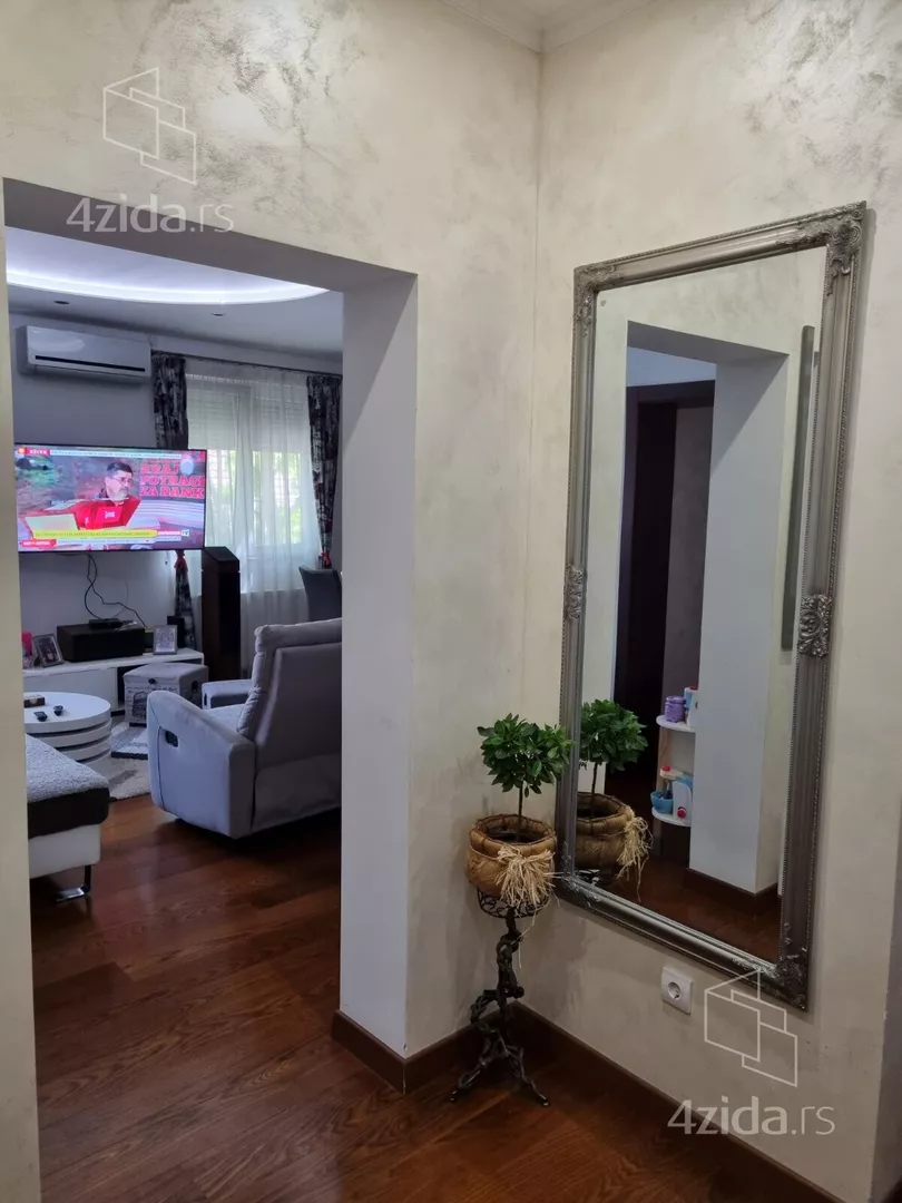 Četvoroiposoban stan | 4zida