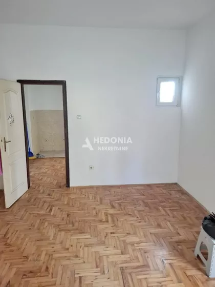 Ivana Milutinovića | 4zida.rs