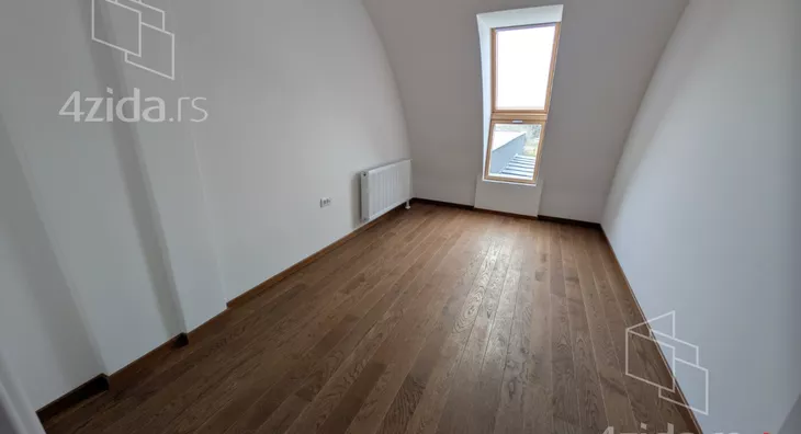 Šestosoban stan | 4zida