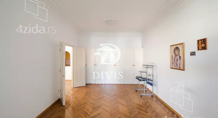 Četvoroiposoban stan | 4zida