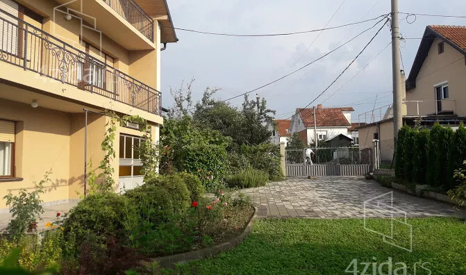 3-etažna kuća | 4zida