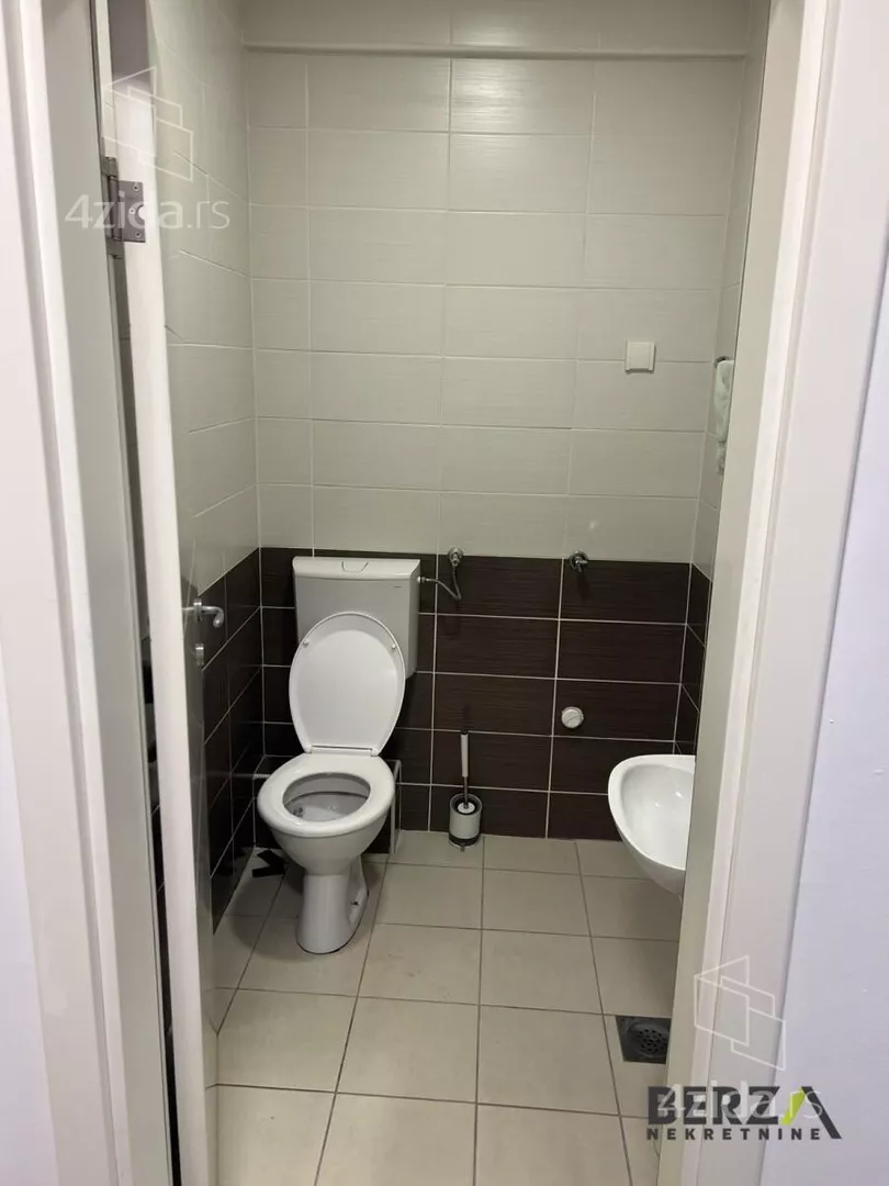 Šestosoban stan | 4zida