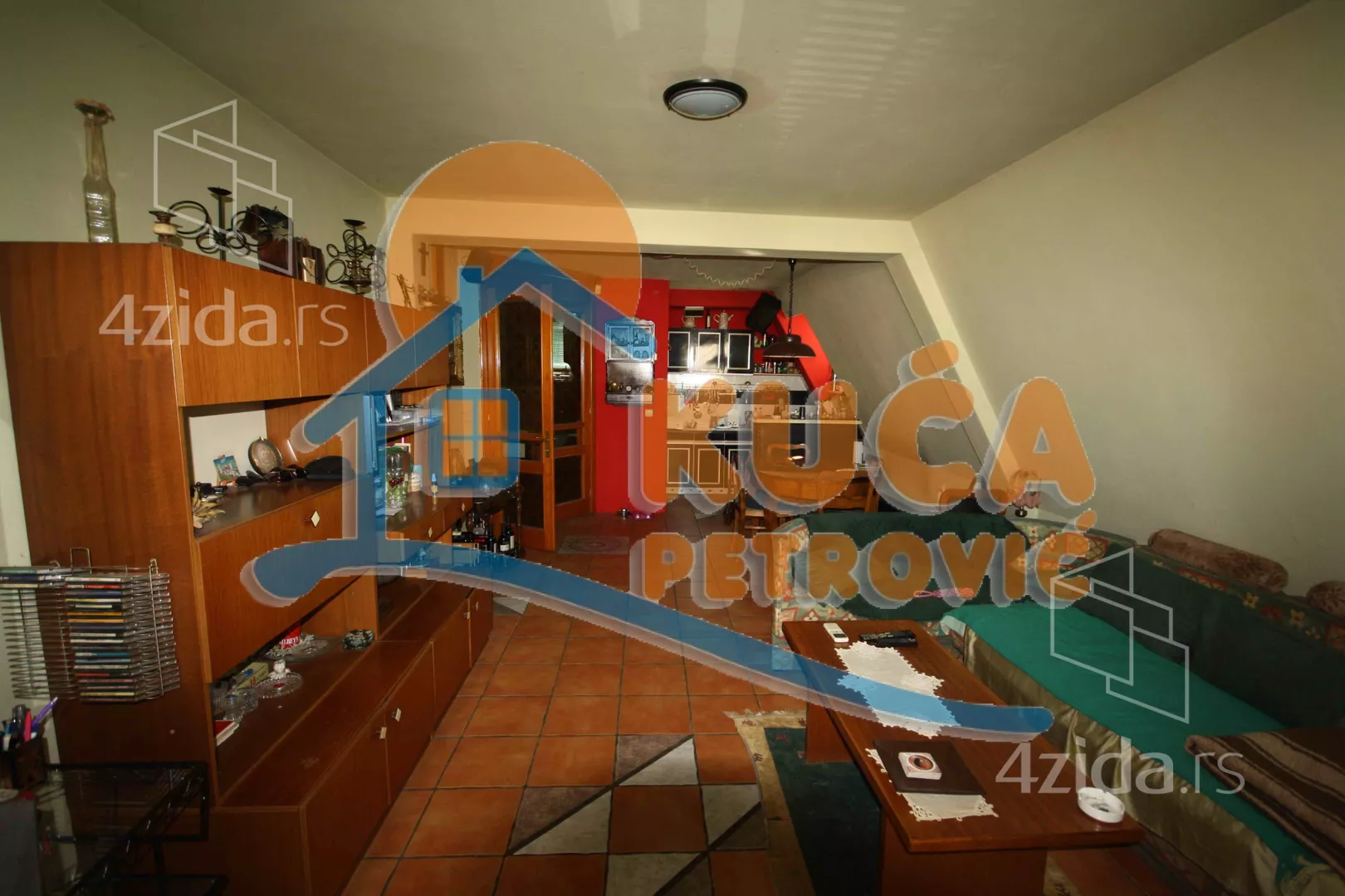Lokal | 4zida