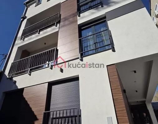 Četvoroiposoban stan | 4zida