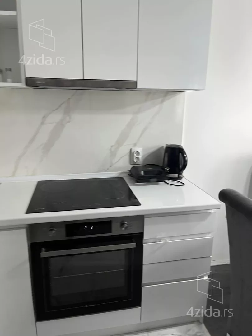 Četvoroiposoban stan | 4zida