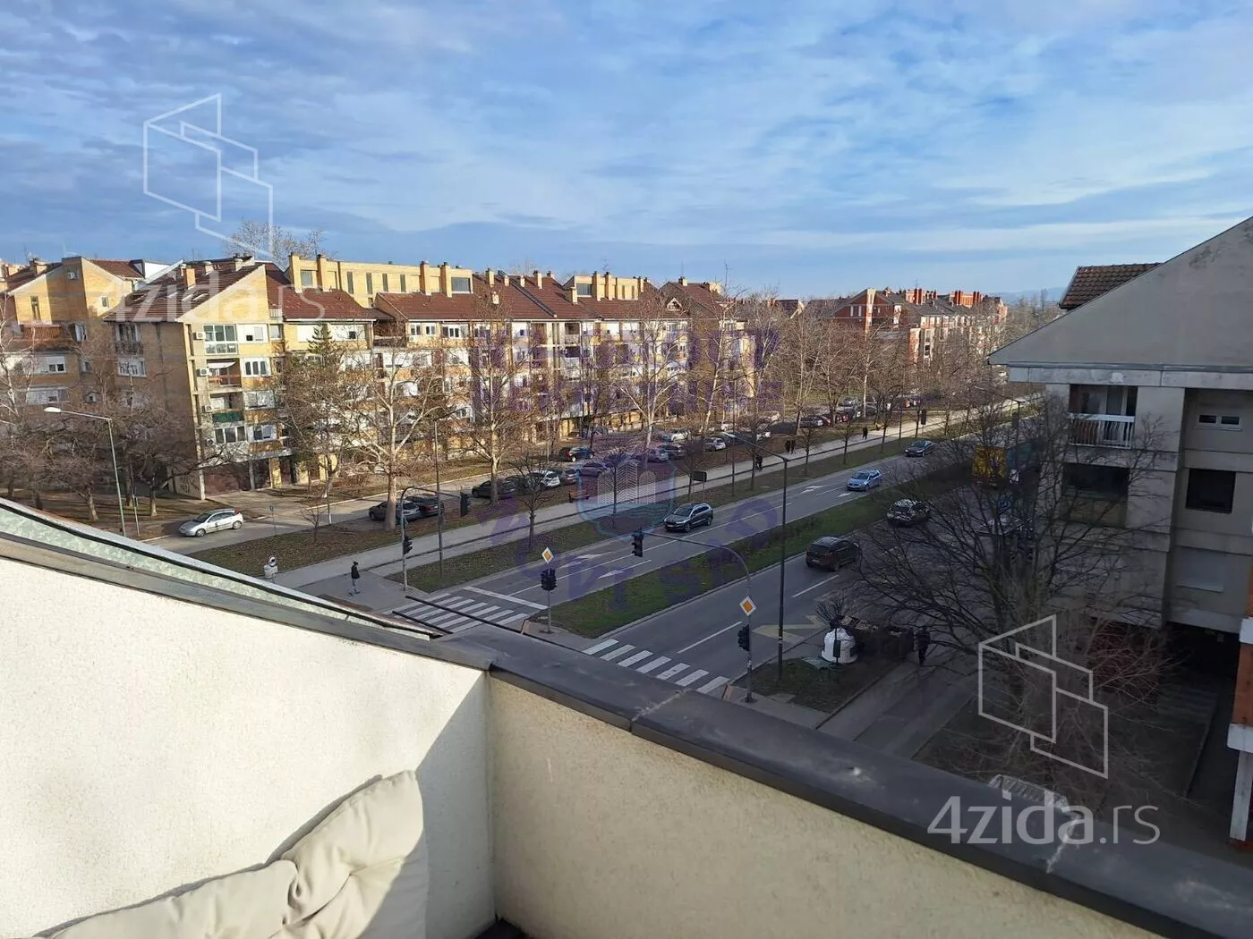 Troiposoban stan | 4zida