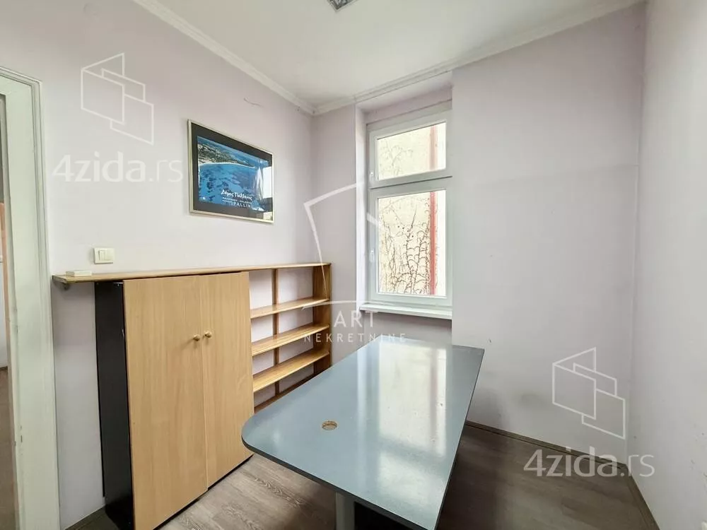 Četvoroiposoban stan | 4zida