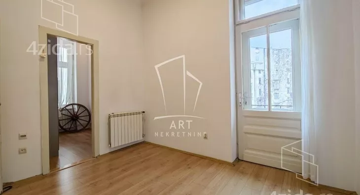 Četvoroiposoban stan | 4zida