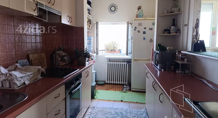 Troiposoban stan | 4zida