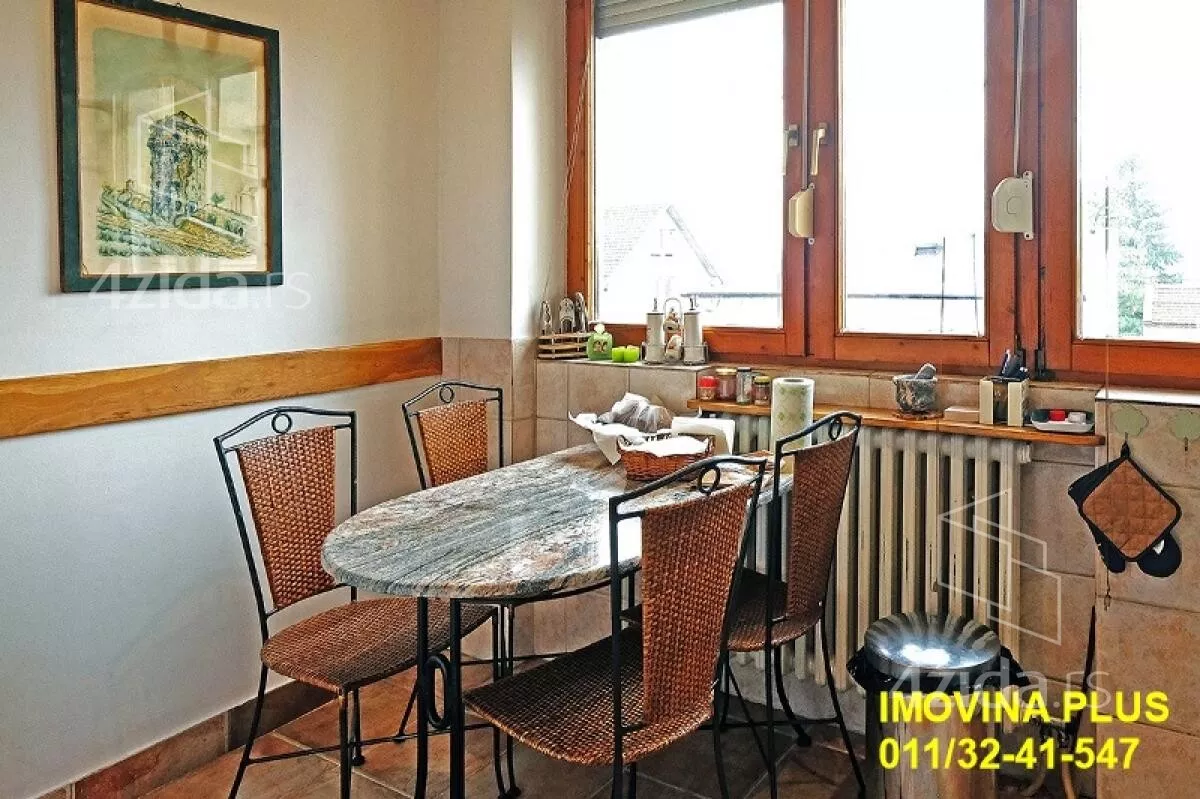 Šestosoban stan | 4zida