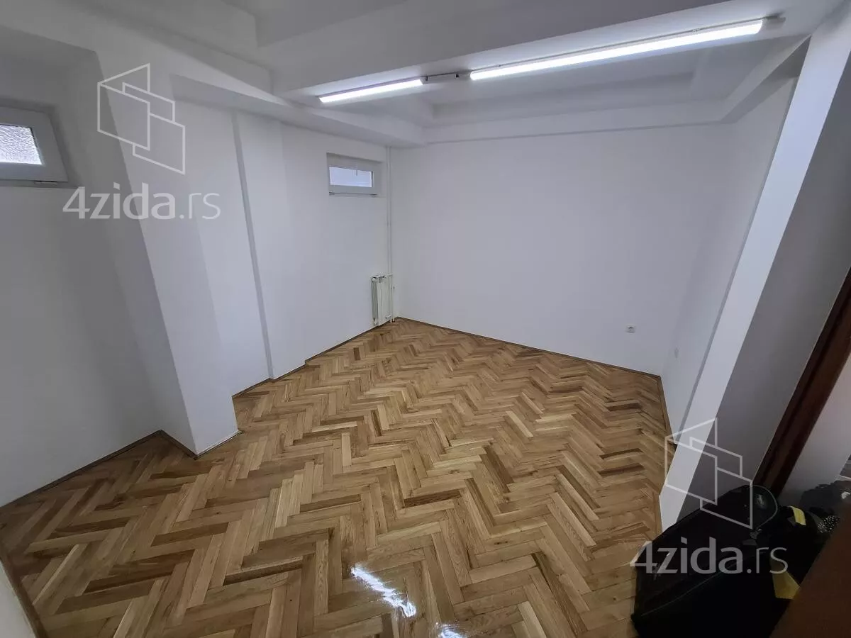 Šestosoban stan | 4zida