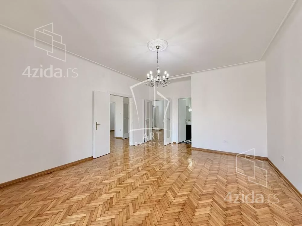 Četvoroiposoban stan | 4zida